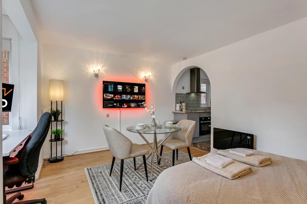 Aryas Apartments London Edgware Eksteriør bilde