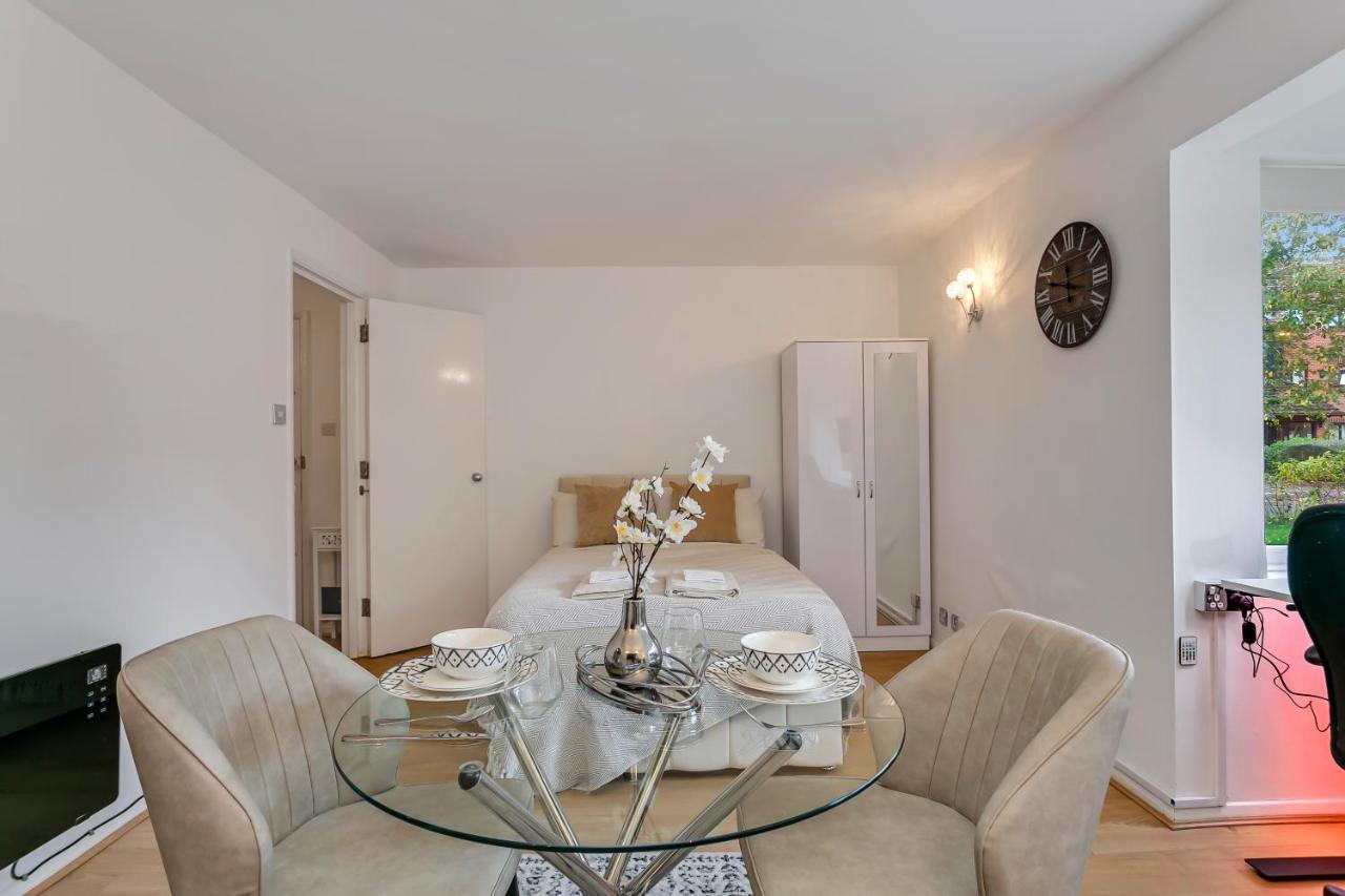 Aryas Apartments London Edgware Eksteriør bilde