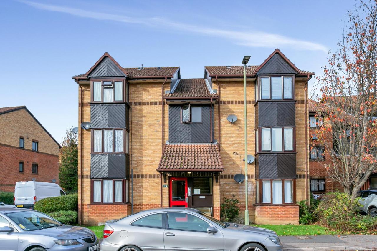 Aryas Apartments London Edgware Eksteriør bilde
